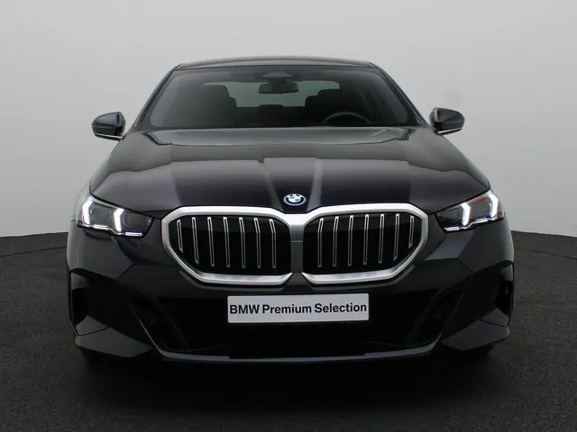 BMW 5 Serie Sedan 550e xDrive 2024 Hybride Benzine 3