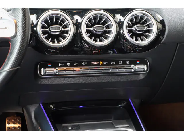Mercedes-Benz GLA 250 e AMG Line 2022 Hybride Benzine 43