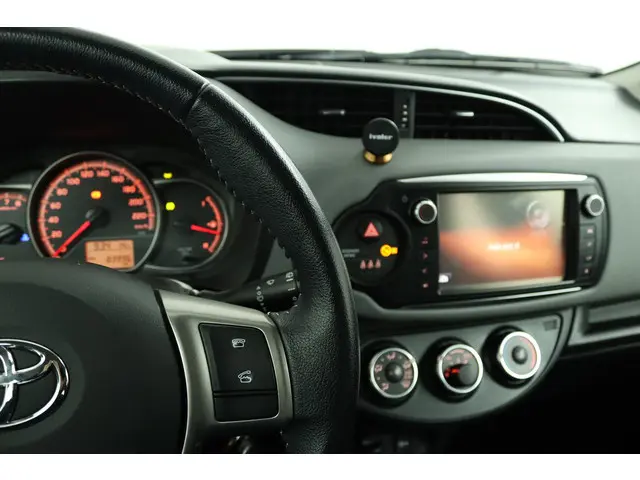 Toyota Yaris 1.0 VVT-i Comfort 2015 Benzine 21