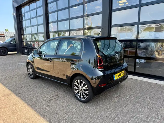 Volkswagen up! 1.0 BMT move up! 2019 Benzine 5