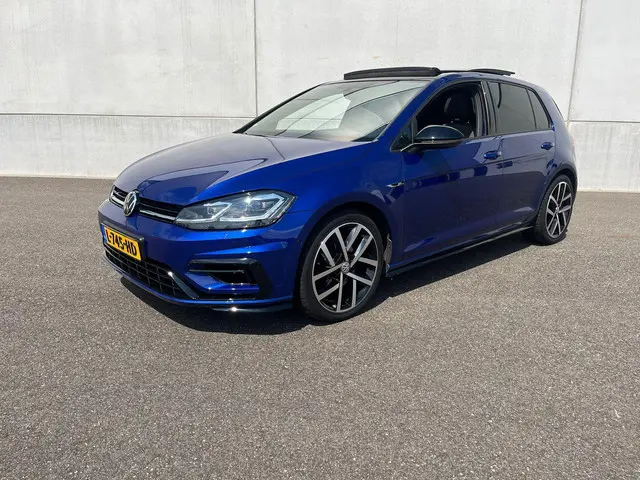 Volkswagen Golf 1.5 TSI Highline Business R 2018 Benzine 2
