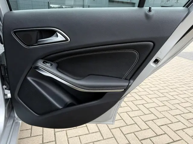 Mercedes-Benz A-Klasse 180 Ambition 2015 Benzine 20