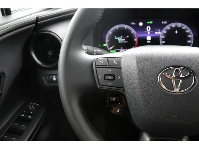 Toyota C-HR 1.8 Hybrid 140 Dynamic 2024 Hybride Benzine 18