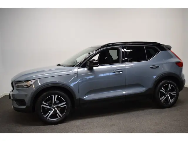 Volvo XC40 T3 163pk AUT8 R-Design 2019 Benzine 2