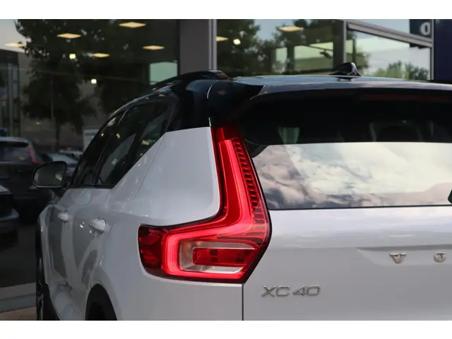 Volvo XC40 1.5 T4 Recharge R-Design 2021 Hybride Benzine 9
