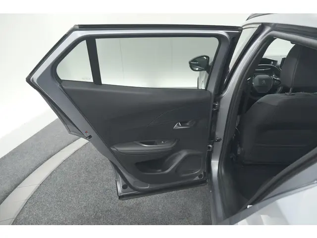 Peugeot e-2008 EV Allure Pack 50 kWh 2022 Elektrisch 65