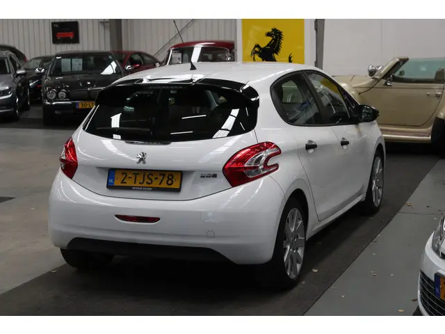 Peugeot 208 1.0 VTi Access 2014 Benzine 4