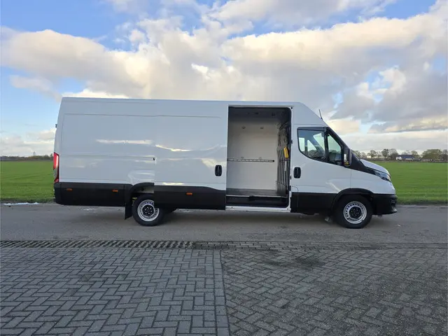 Iveco Daily 35S18HV 3.0 410 H2 2023 Diesel 24