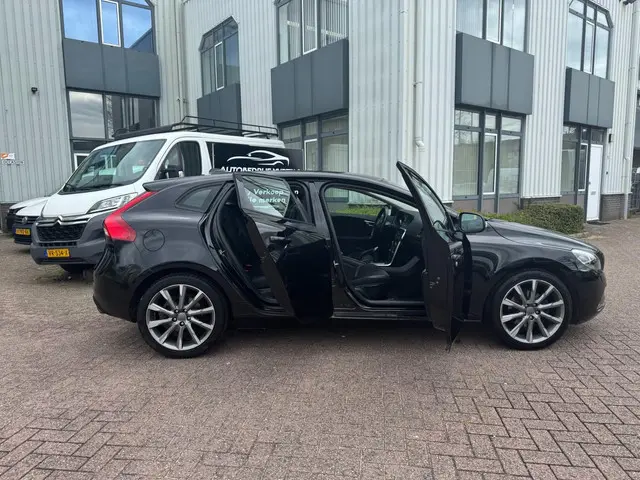 Volvo V40 1.6 T2 Momentum 2014 Benzine 6