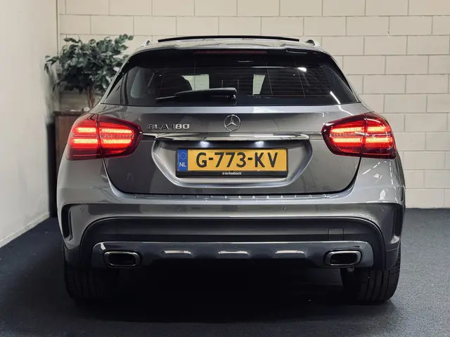 Mercedes-Benz GLA 180 AMG Line 2019 Benzine 9