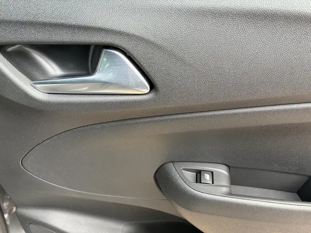 Opel Crossland 1.2 Turbo Elegance 2022 Benzine 36