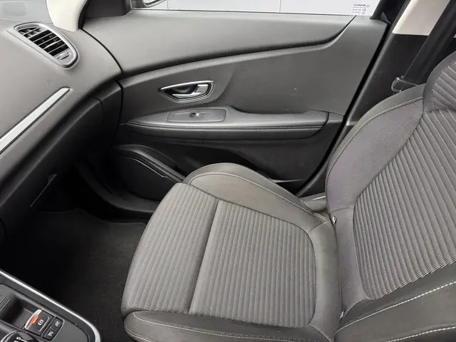 Renault Grand Scénic 1.2 TCe Zen 2017 Benzine 35