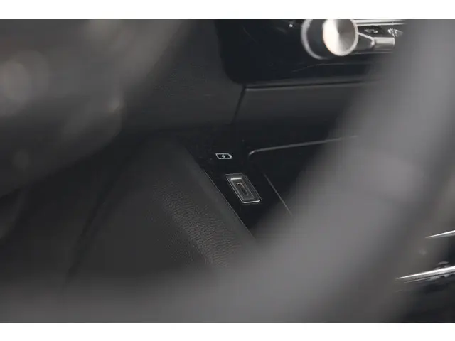 Peugeot 208 PureTech 100 Allure 2024 Benzine 43