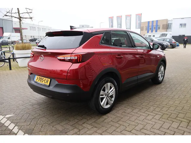 Opel Grandland X 2