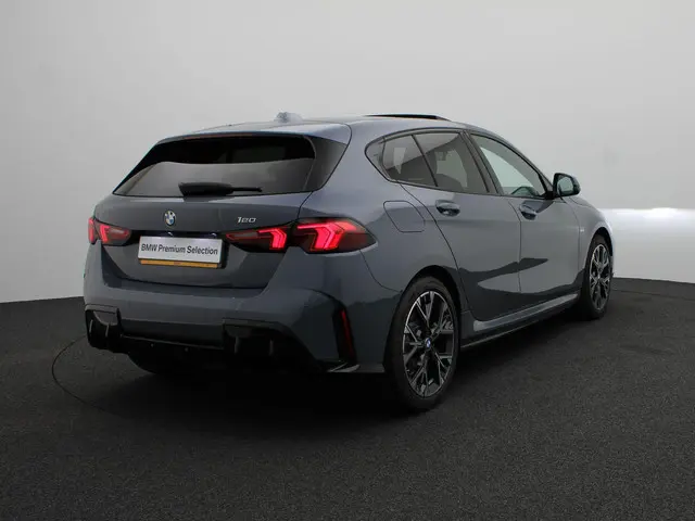 BMW 1 Serie 120 2025 Benzine 2
