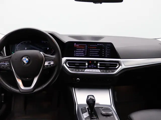 BMW 3 Serie Sedan 320d xDrive 2021 Diesel 13