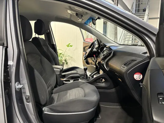 Hyundai ix35 1.6i GDI Business Edition 2015 Benzine 18