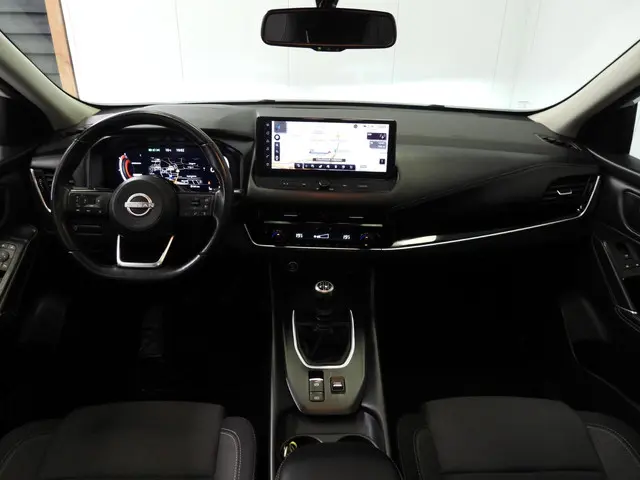 Nissan QASHQAI 1.3 MHEV N-Connecta Design 2023 Benzine 5