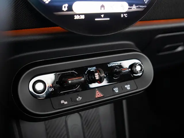 MINI 5-Deurs Cooper C 2025 Benzine 52