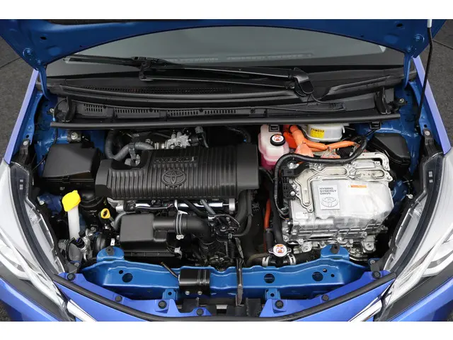 Toyota Yaris 1.5 Hybrid Design 2018 Hybride Benzine 36