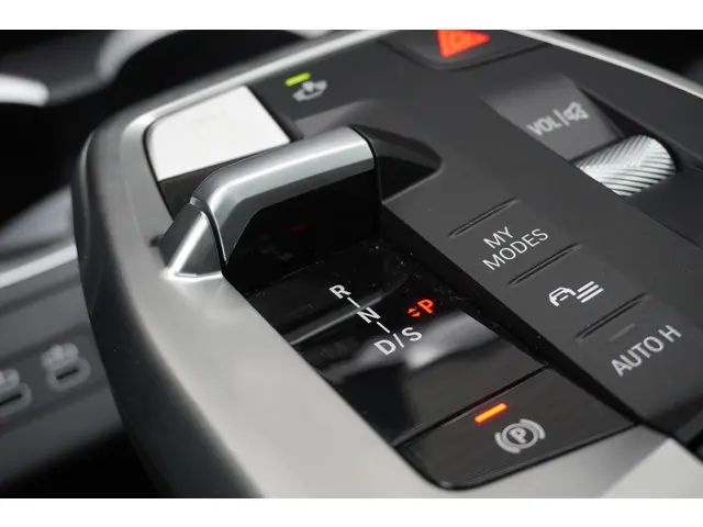 BMW X1 xDrive23i 2025 Benzine 12