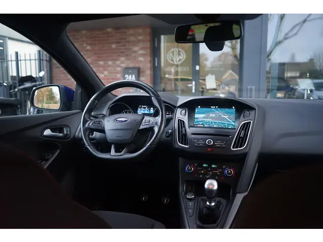 Ford Focus 1.0 ST-Line 2017 Benzine 24