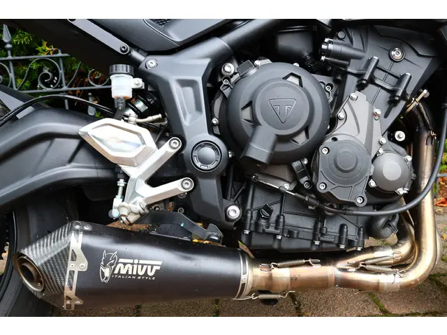 Triumph Trident 660 ABS MIVV EXHAUST 2023 Benzine 22