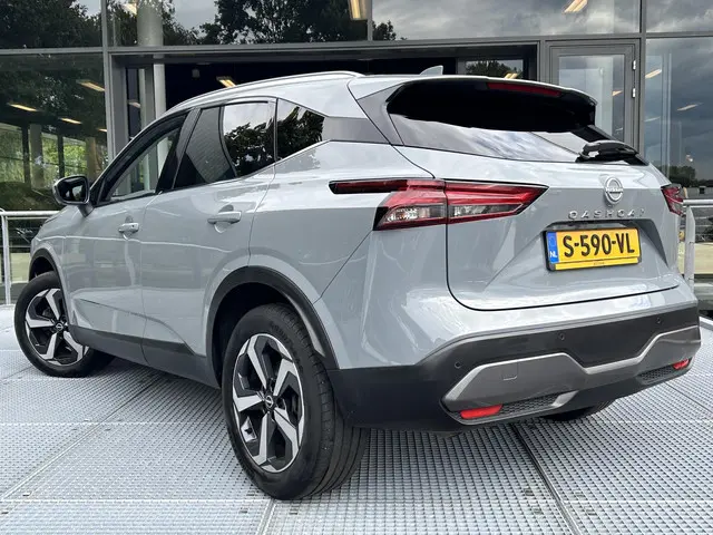 Nissan QASHQAI 1.3 MHEV N-Connecta 2023 Benzine 6