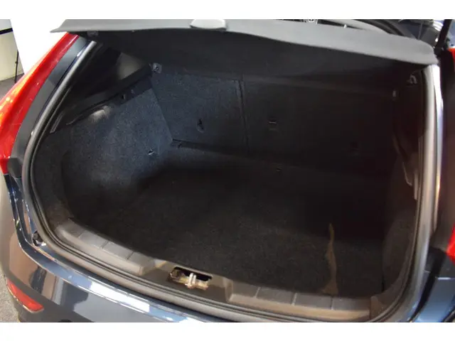 Volvo V40 2.0 123pk Momentum 2017 Benzine 16