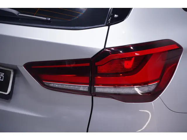 BMW X1 sDrive18i Sport Line 2021 Benzine 17