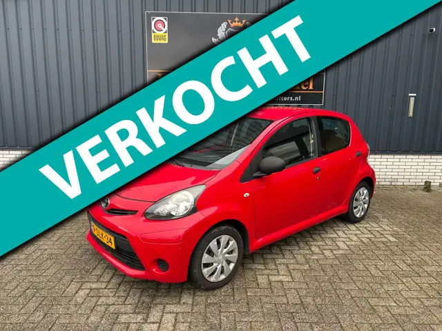 Toyota Aygo 1.0 VVT-i Now *AC 2013 Benzine
