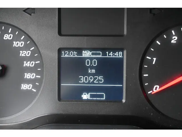 Mercedes-Benz Sprinter 317 CDI L2H2 2023 Diesel 21