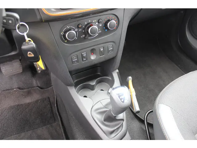 Dacia Sandero Stepway 0.9 TCe Automaat, SL 2018 Benzine 12