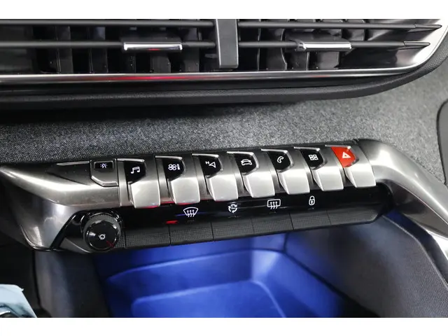 Peugeot 3008 1.2 PureTech GT Line 2018 Benzine 24