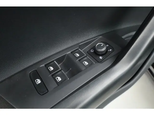 Volkswagen Polo 1.0 TSI R-Line DSG 2025 Benzine 7