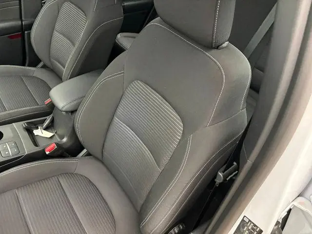 Ford Kuga 2.5 PHEV Titanium 2023 Hybride Benzine 10