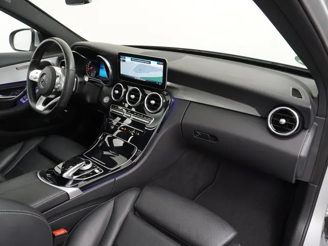 Mercedes-Benz C-Klasse 180 AMG line 2019 Benzine 35