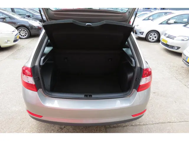 Škoda Rapid Spaceback 1.2 TSI Greentech 2015 Benzine 16