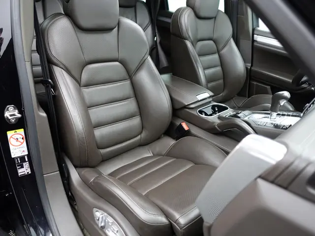 Porsche Cayenne 3.0 S E-Hybrid Aut- 2015 Hybride Benzine 21