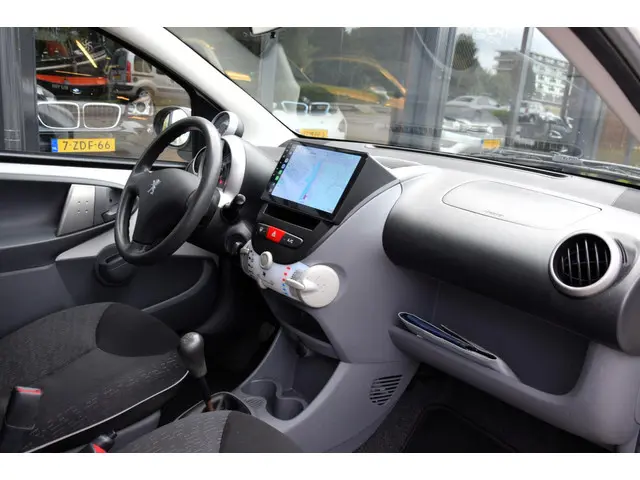 Peugeot 107 1.0-12V XR Carplay Navigatie 2012 Benzine 17