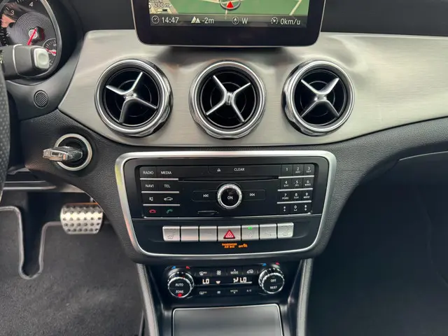 Mercedes-Benz GLA 200 d 2018 Diesel 19