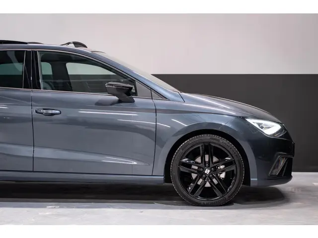 SEAT Ibiza 1.0 EcoTSI FR Business Connect 2025 Benzine 15