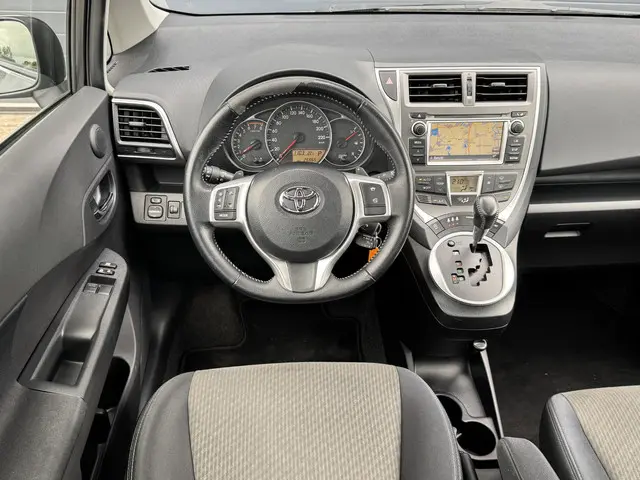 Toyota Verso-S 1.3 VVT-I ASPIRATION 2014 Benzine 4