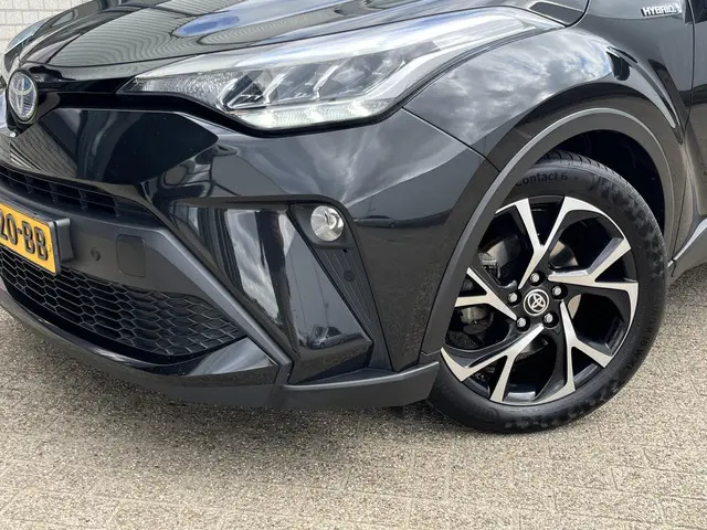 Toyota C-HR 1.8 Hybrid Dynamic 2020 Hybride Benzine 40