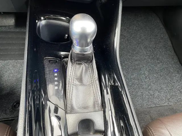 Toyota C-HR 1.8 Hybrid Executive 2018 Hybride Benzine 23