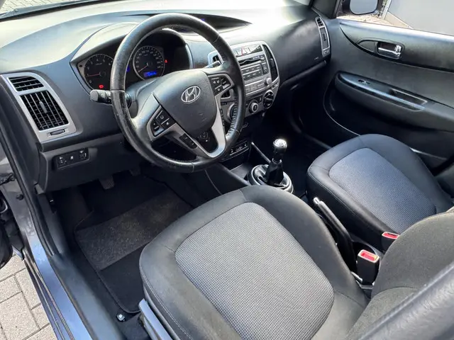 Hyundai i20 1.2 HP i-Motion / Led / Airco 2014 Benzine 13
