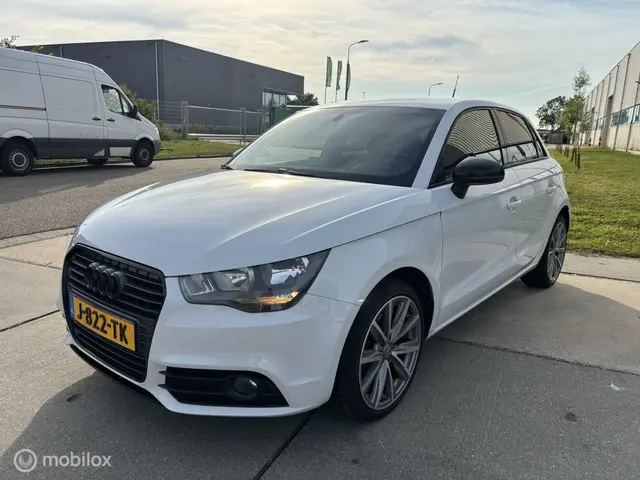 Audi A1 Sportback 1.4 TFSI CoD Pro Line S 2013 Benzine 3