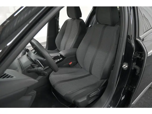 Peugeot 2008 PureTech 130 EAT8 Allure 2024 Benzine 27