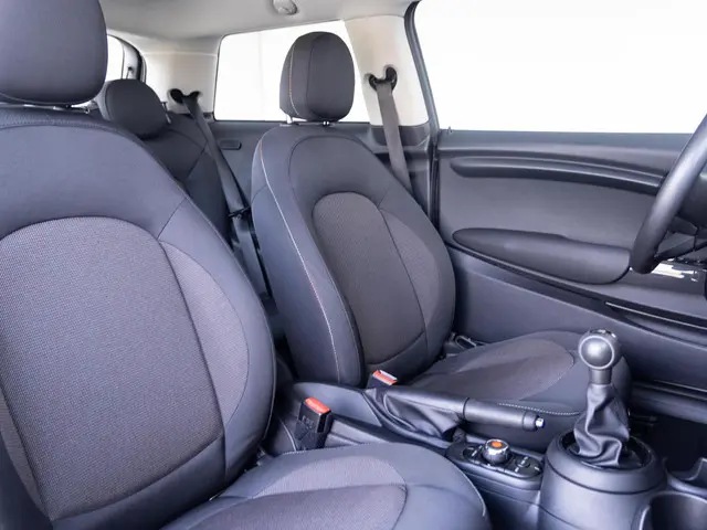 MINI 3-Deurs Cooper 2021 Benzine 10