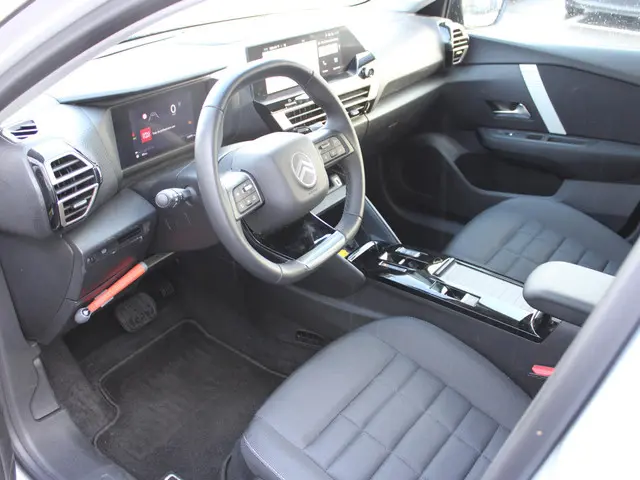 Citroën C4 HYBRID 145 BUSINESS 2025 Hybride Benzine 16